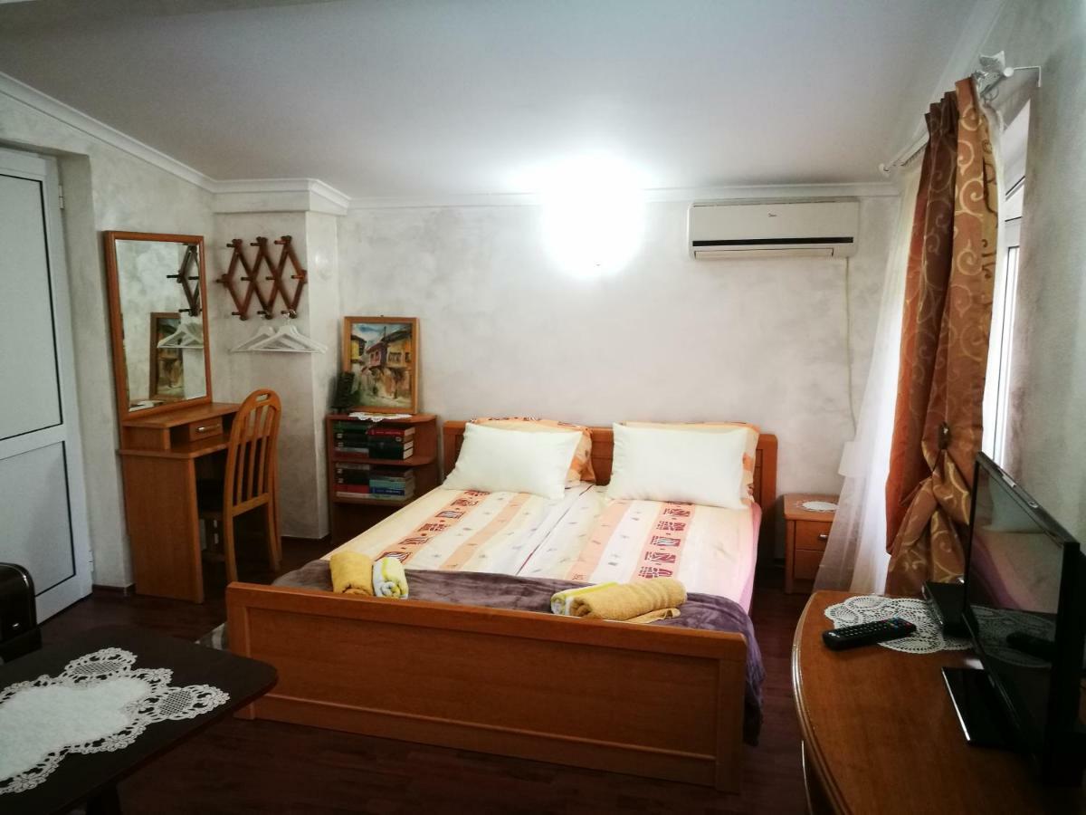 Paradise Hotel